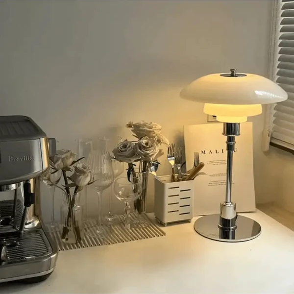 Lámpara de Mesa Escandinava con Luz LED