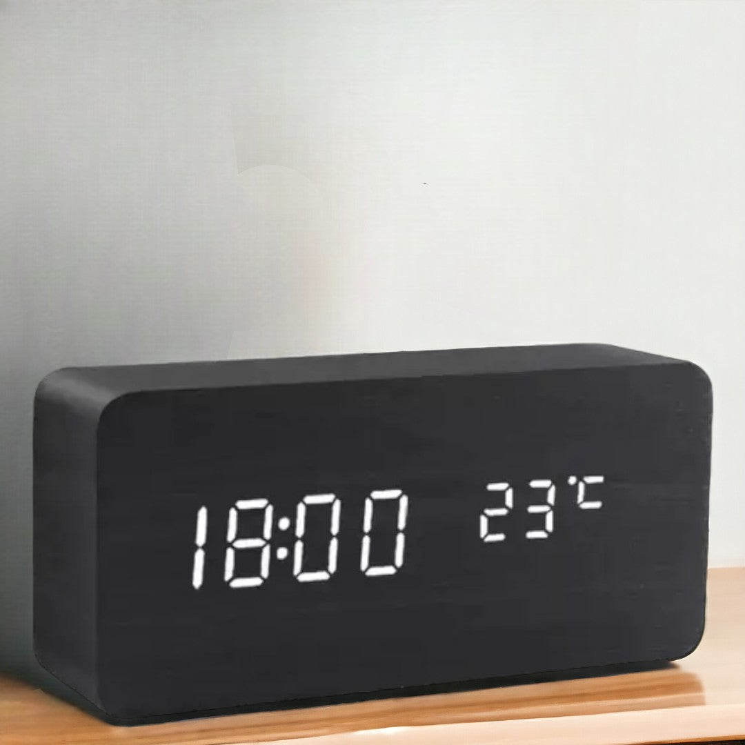 Despertador Digital Moderno con Pantalla LED de Aspecto de Madera y Control por Voz