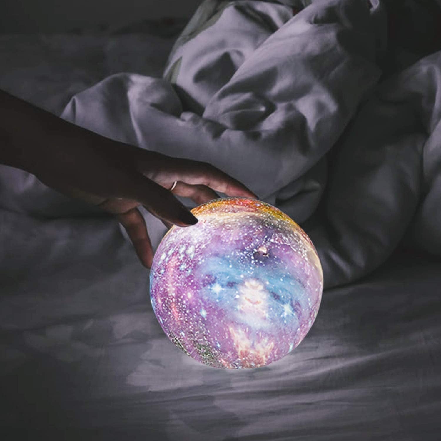 Lámpara de noche inalámbrica con diseño de estrellas – regulable y recargable para el dormitorio