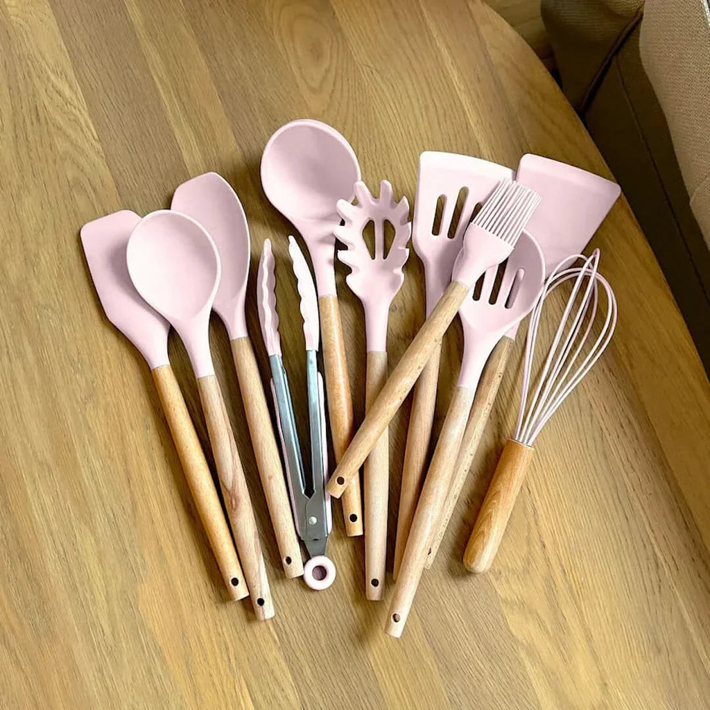 Juego de Utensilios de Cocina de Silicona No Tóxica y Libre de BPA con Mangos de Madera Lattea