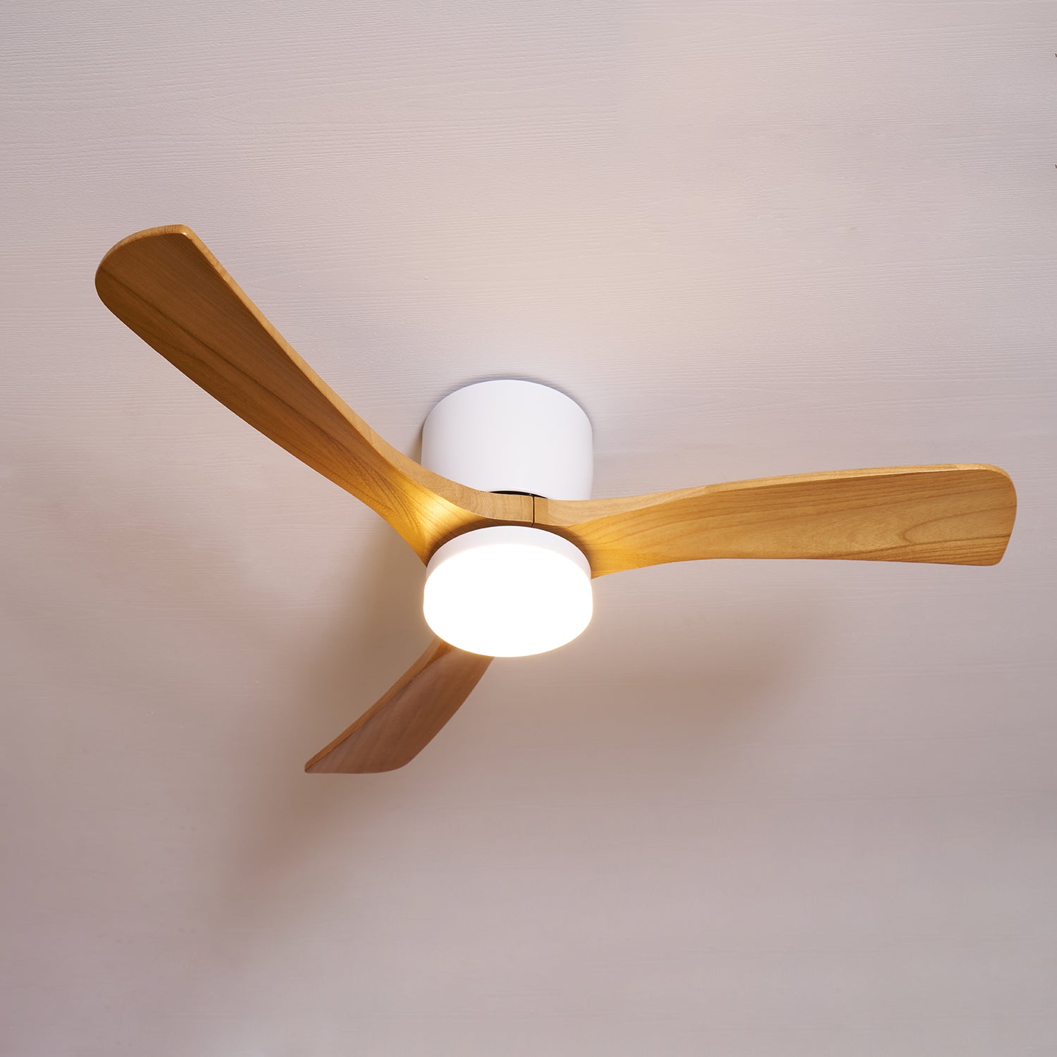 Ventilador de Techo de Madera Nórdica con Luz LED y Control Remoto