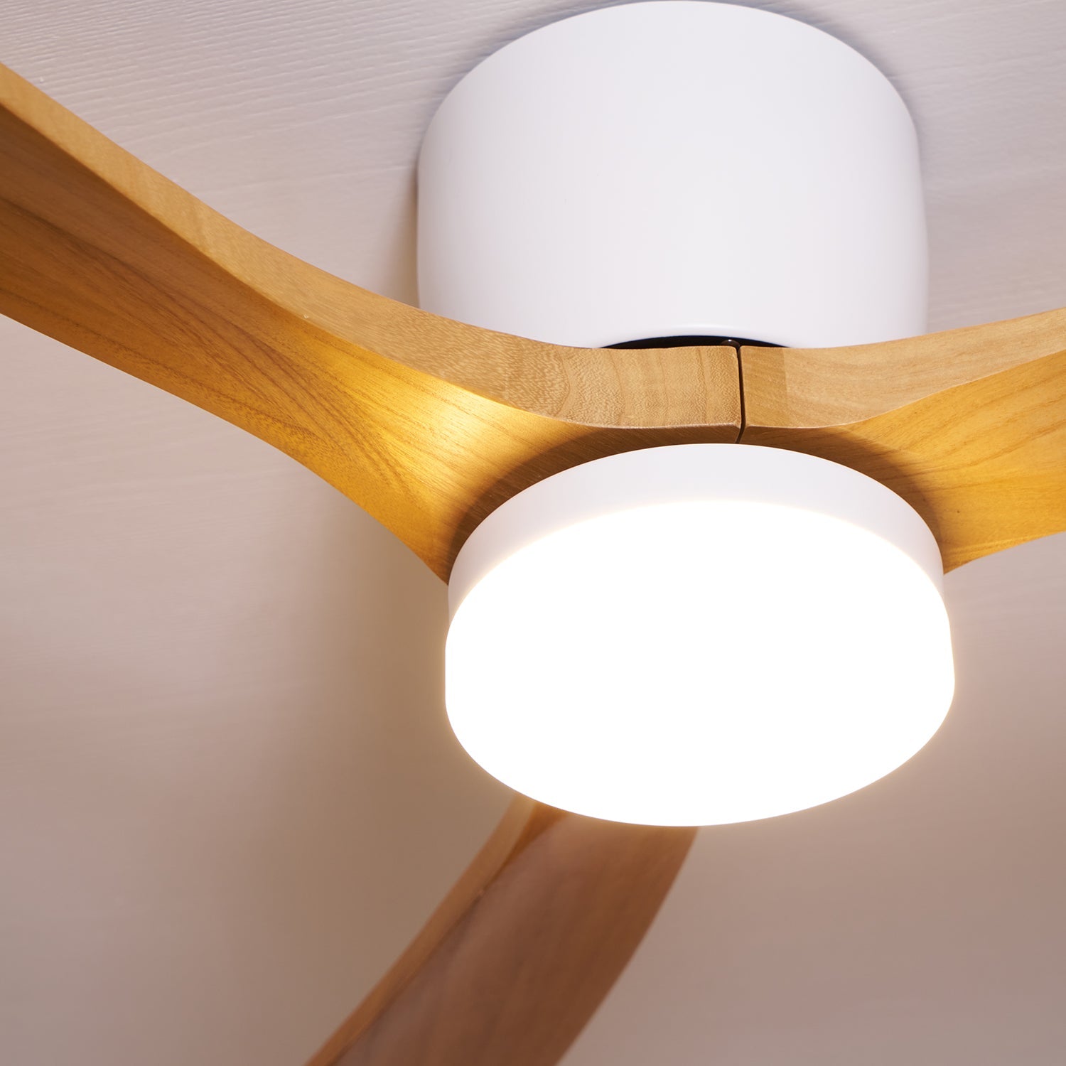 Ventilador de Techo de Madera Nórdica con Luz LED y Control Remoto