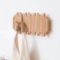Perchero de pared de madera hecho a mano con diseño escandinavo – Natural y funcional