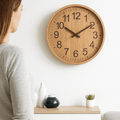 HOLZUUHR – Encanto natural para el hogar
