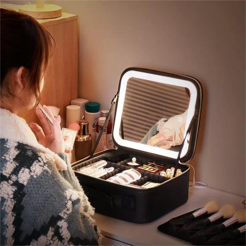 GlamBolt️ | Radiante en movimiento con bolsa de maquillaje LED
