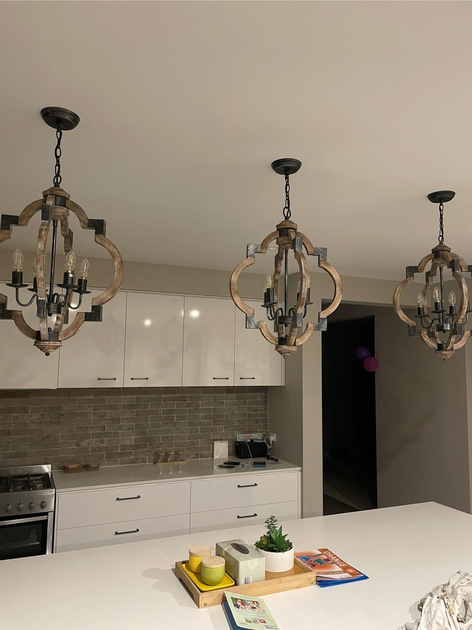 Lámpara Colgante Redonda de Madera Rústica de 4 Luces