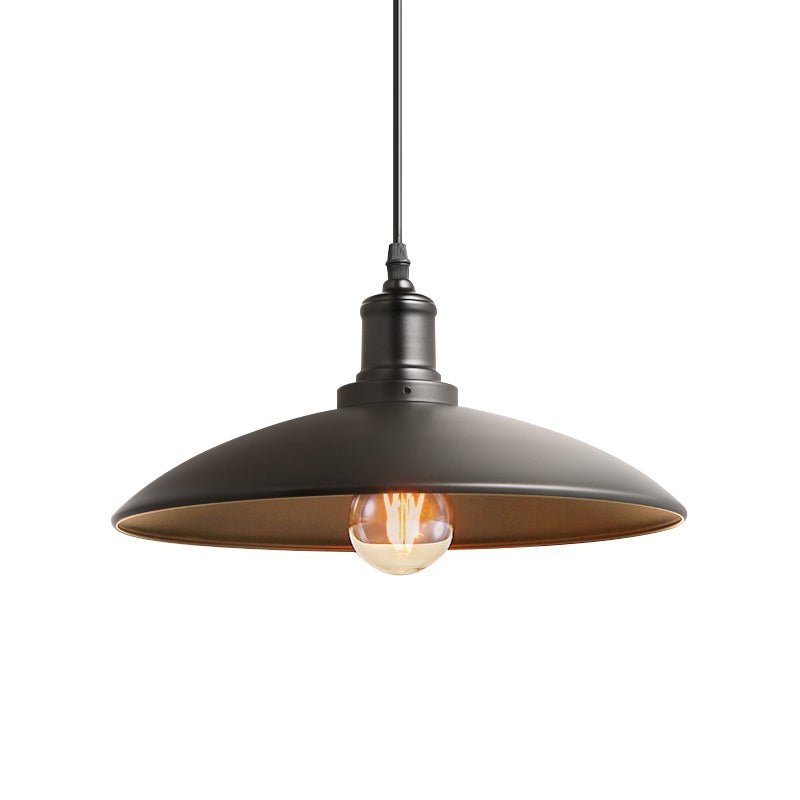 Lámpara colgante de metal con un cono industrial de 1 luz