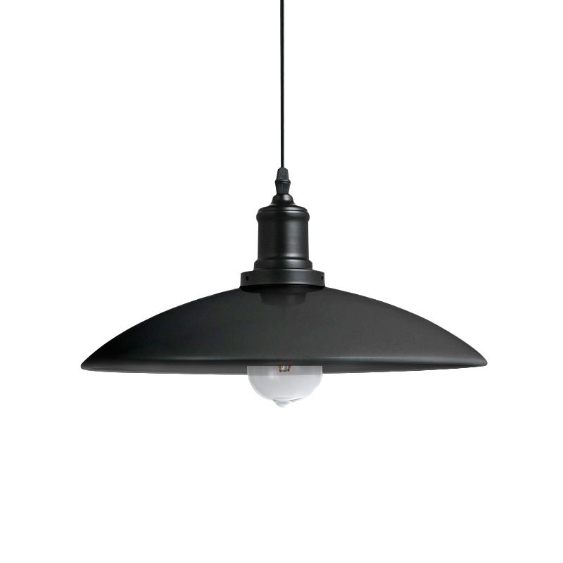 Lámpara colgante de metal con un cono industrial de 1 luz