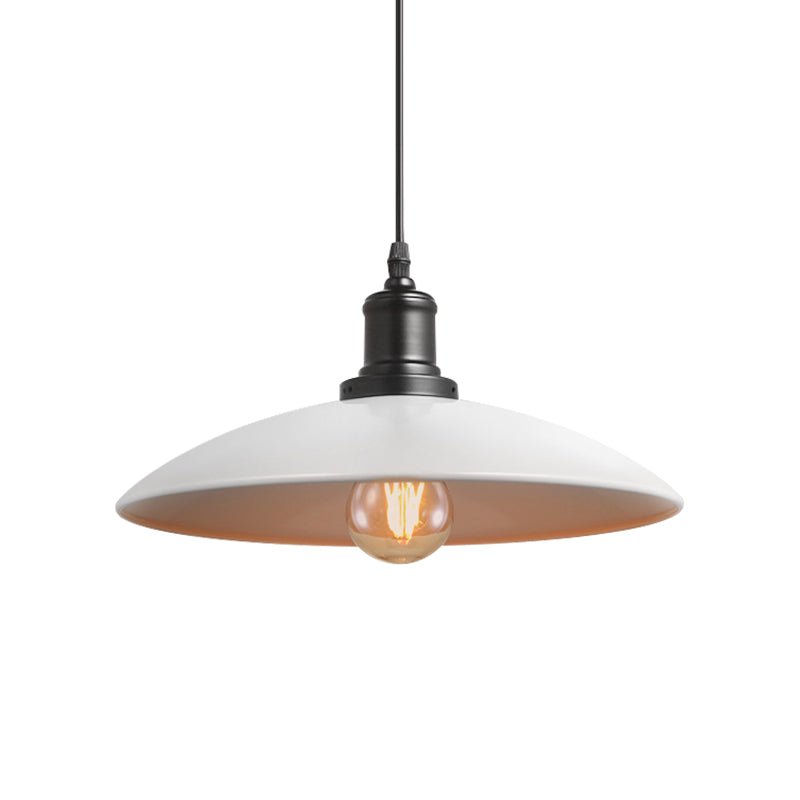 Lámpara colgante de metal con un cono industrial de 1 luz
