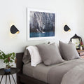 Aplique de pared metálico curvado minimalista de 1 luz para pasillo