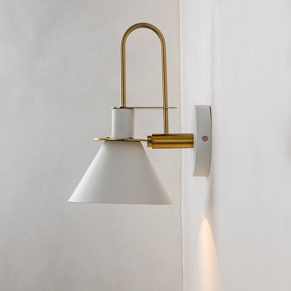 Luz de Pared Cono Moderna de 1 Luz para Mesita de Noche