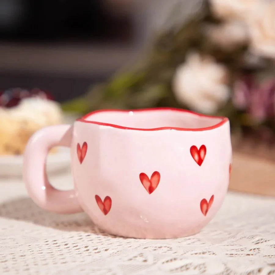HeartMug - Taza en forma de corazón diseñada para amor y confort