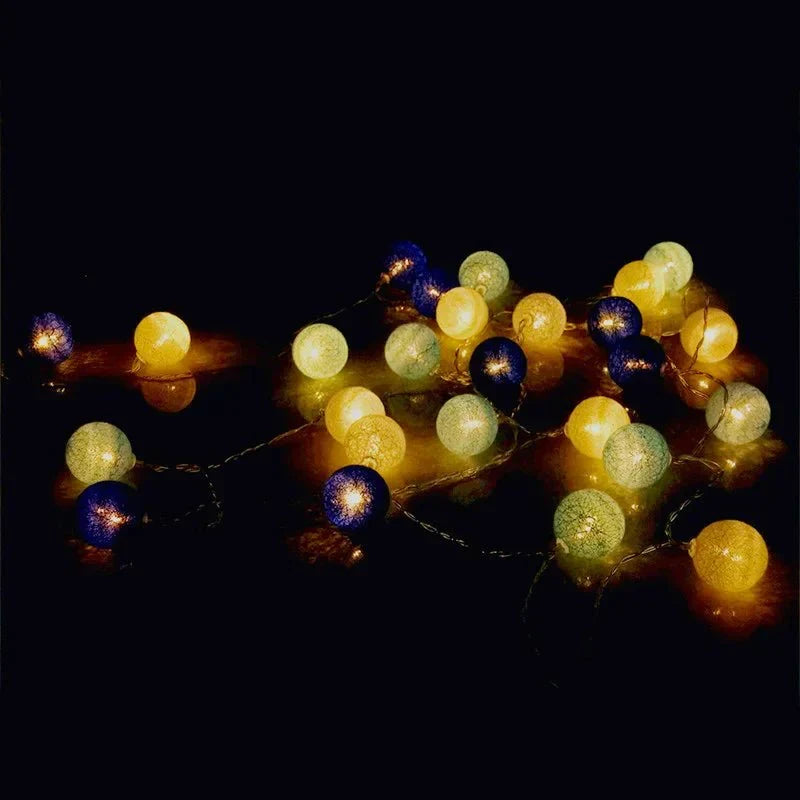 Guirnalda de Luces de Hadas con Bolas de Algodón en Tonos Pastel
