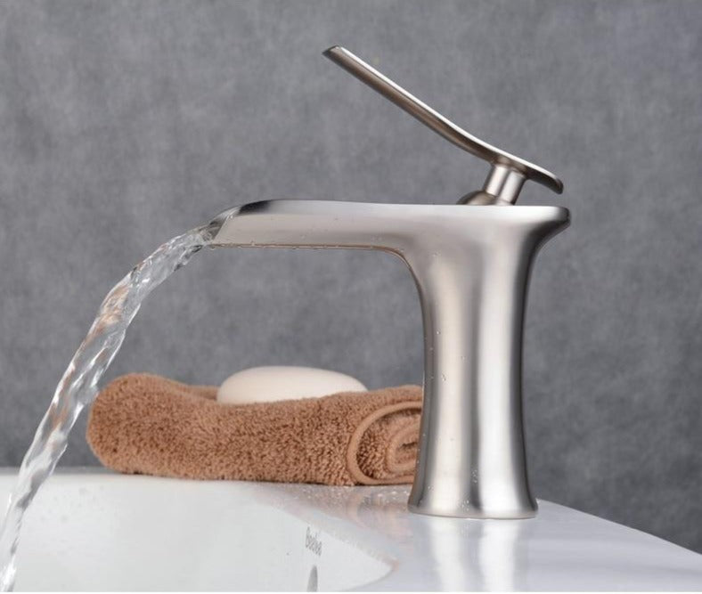 Grifo de Baño Moderno – Diseño Elegante