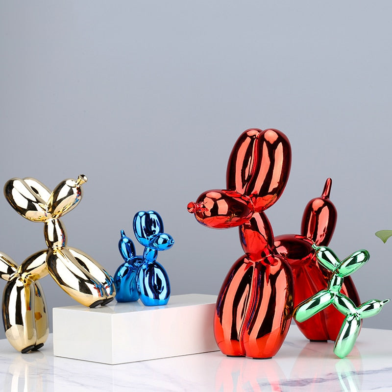 Carvallo – Escultura Moderna de Perro de Globo con Acabado Metálico