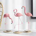 TropiFlair – Elegante estatua de flamenco para decoración de jardines y hogares tropicales