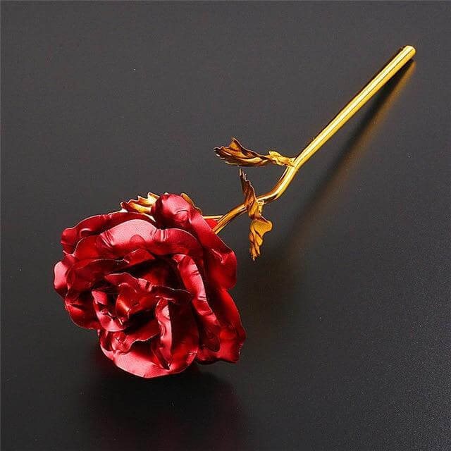 Rosa dorada cubierta de 24K