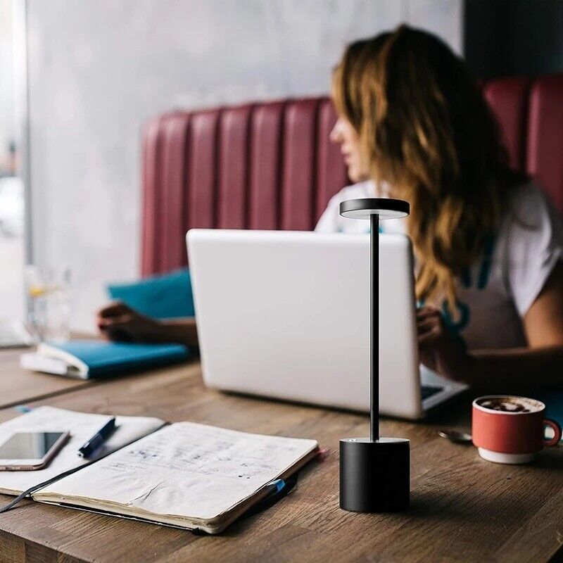Lámpara de Mesa LED Moderna Recargable y Sin Cable para Sala de Estar