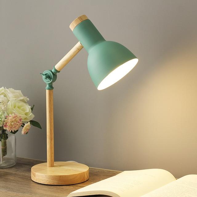 Lámpara de Escritorio de Madera Escandinava con Diseño Plegable