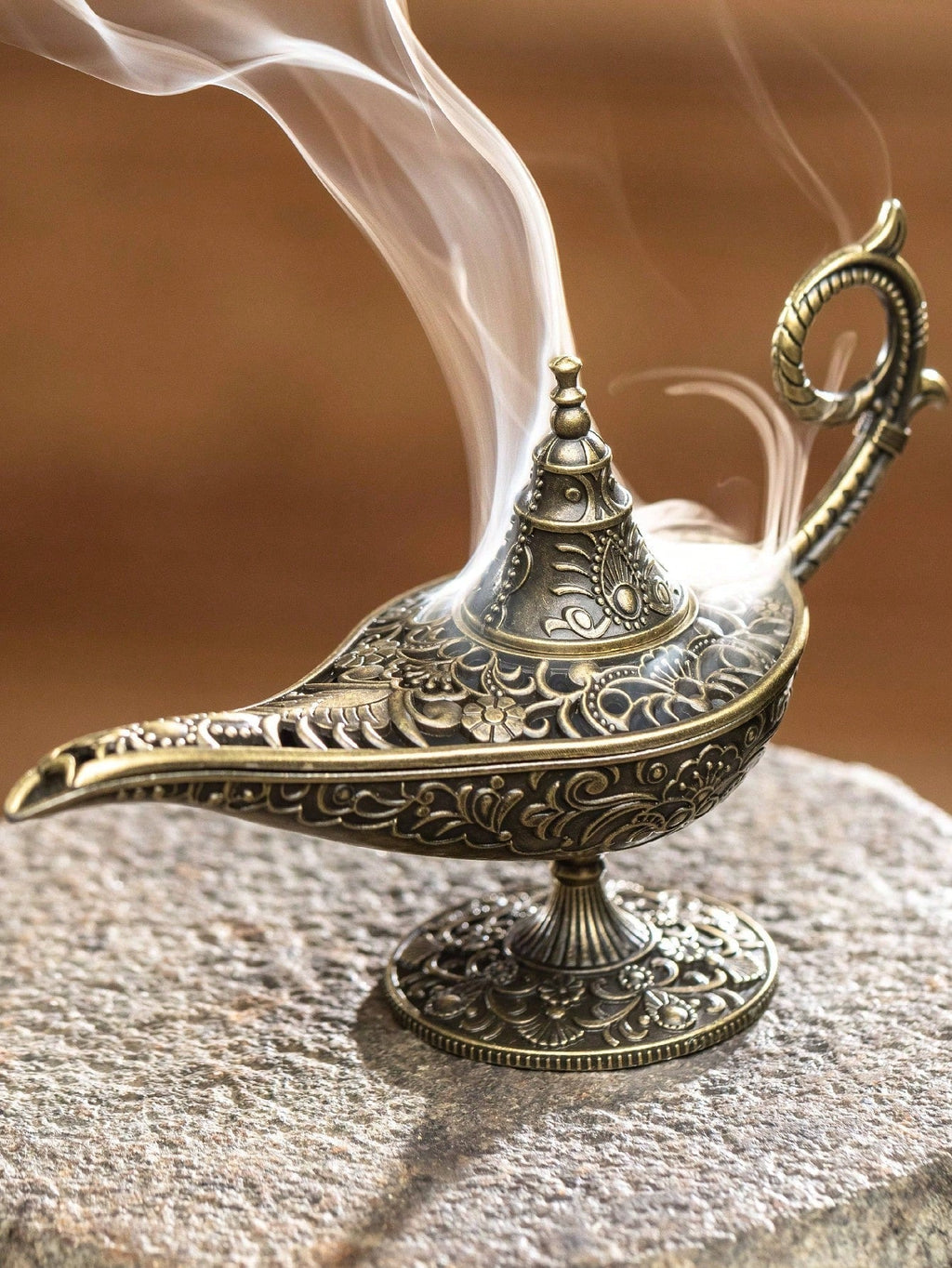 ZenGlow - Elegante quemador de incienso y candelabro de estilo antiguo para una atmósfera pacífica