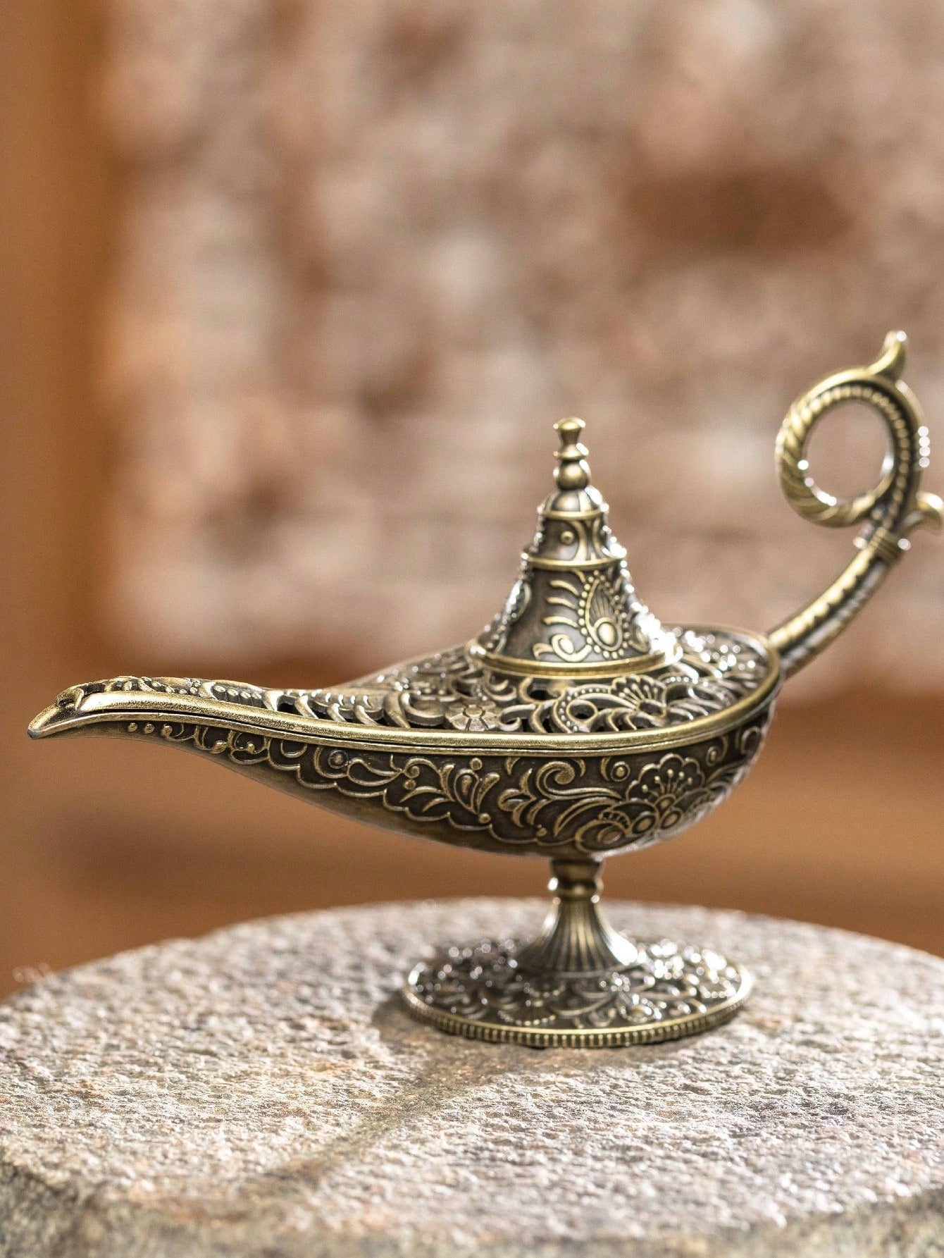 ZenGlow - Elegante quemador de incienso y candelabro de estilo antiguo para una atmósfera pacífica