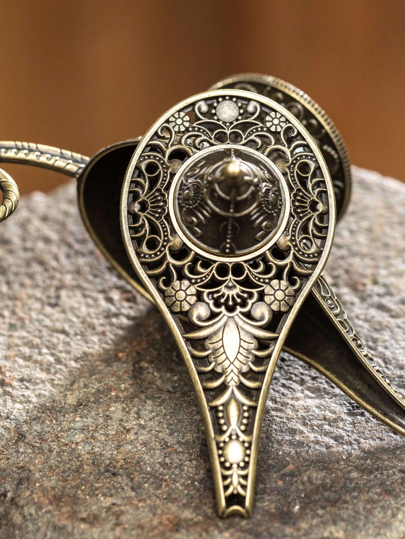 ZenGlow - Elegante quemador de incienso y candelabro de estilo antiguo para una atmósfera pacífica
