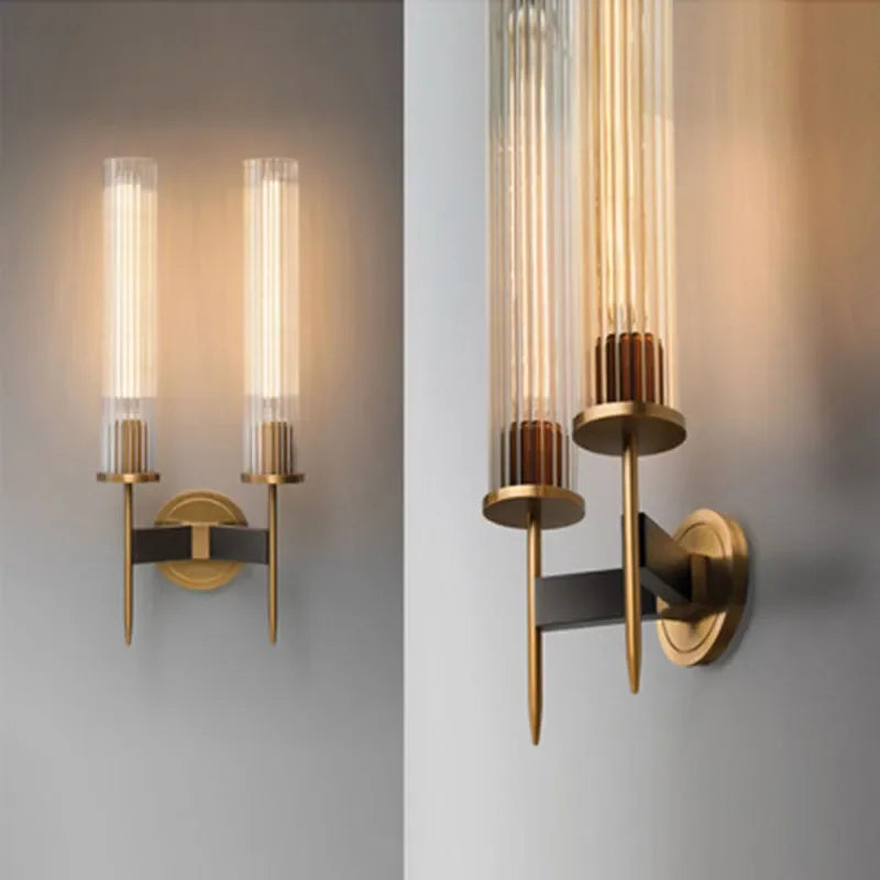 KopraLux – Lámpara de Pared Moderna – Con Vidrio Estriado y Acabado Cobre Cálido