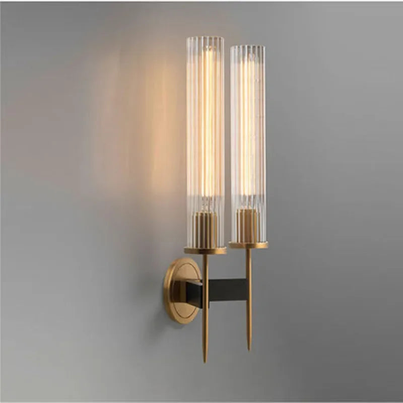 KopraLux – Lámpara de Pared Moderna – Con Vidrio Estriado y Acabado Cobre Cálido