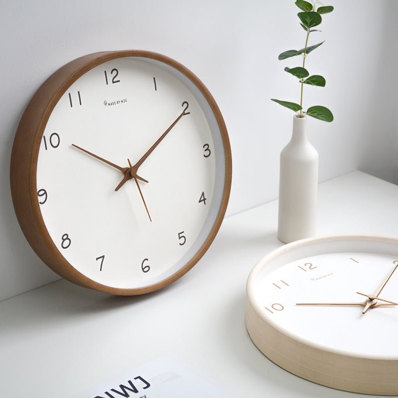 Reloj de Pared de Madera Redondo con Mecanismo de Cuarzo Silencioso para Espacios Tranquilos