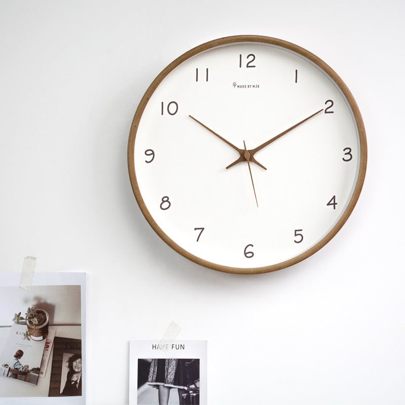 Reloj de Pared de Madera Redondo con Mecanismo de Cuarzo Silencioso para Espacios Tranquilos