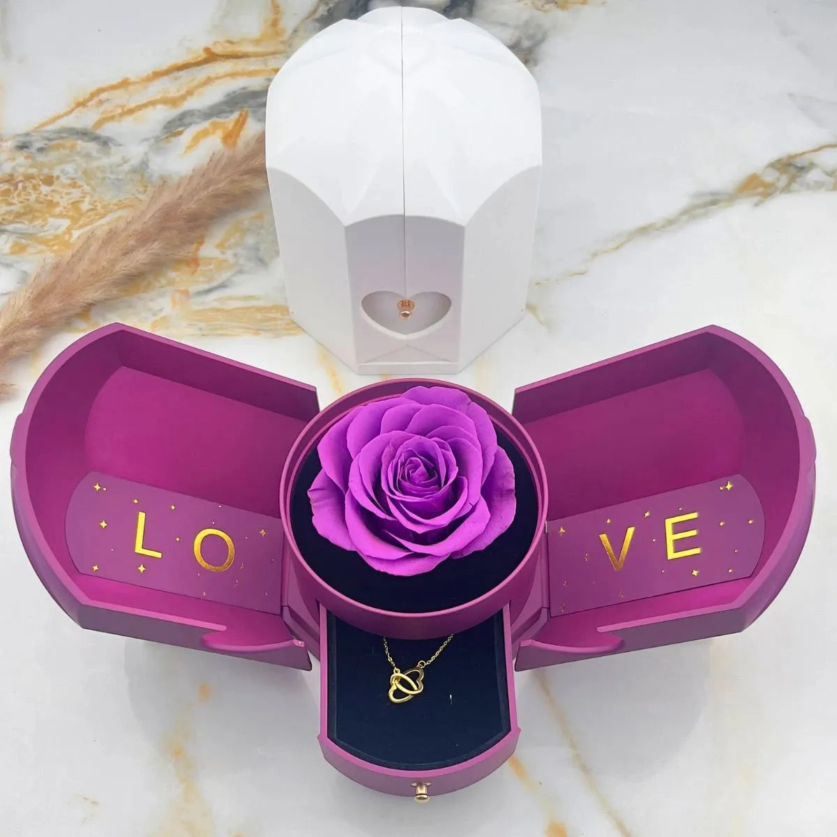 Cofre Rosa Eterna y Collar Grabado