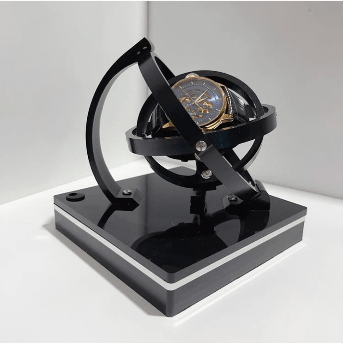 Lujoso Estuche Expositor Automático para Relojes – Mantiene los Relojes Cargados y Eleva el Estilo Interior