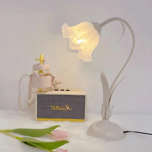 Florina | Lámpara de mesa con pantalla en forma de flor