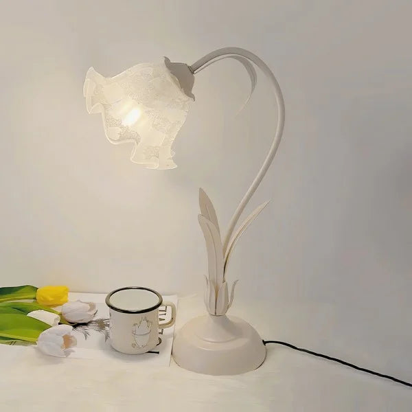 Florina | Lámpara de mesa con pantalla en forma de flor