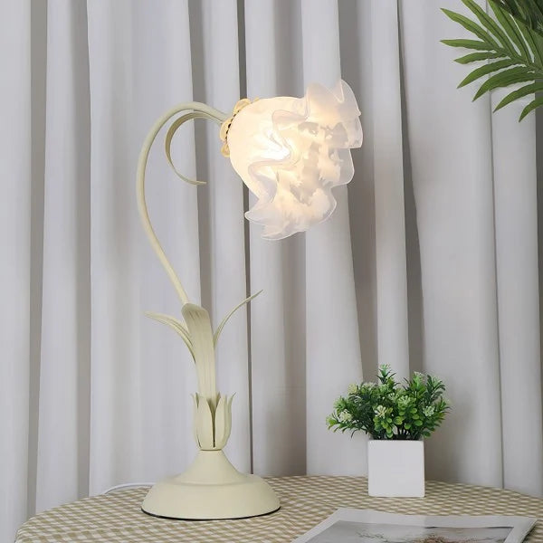 Florina | Lámpara de mesa con pantalla en forma de flor