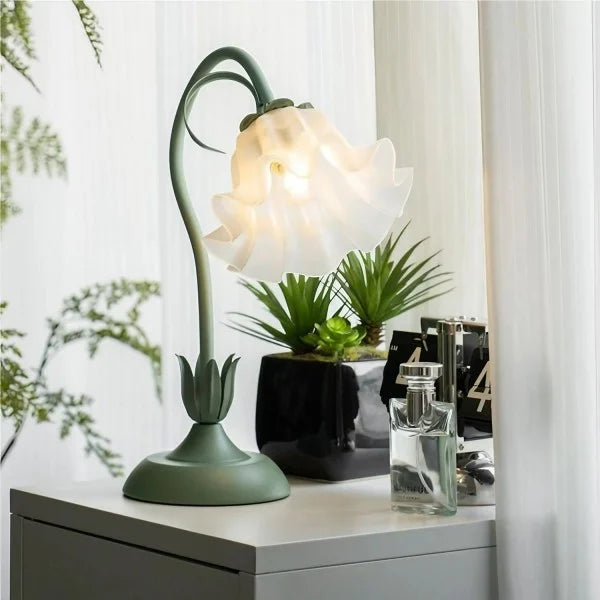 Florina | Lámpara de mesa con pantalla en forma de flor