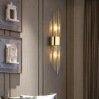 Lámpara de Pared con Acentos de Cristal y Detalles Dorados