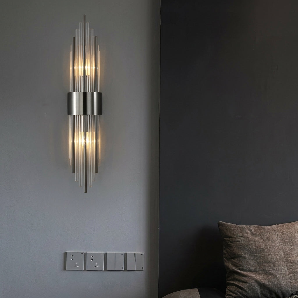 Lámpara de Pared con Acentos de Cristal y Detalles Dorados