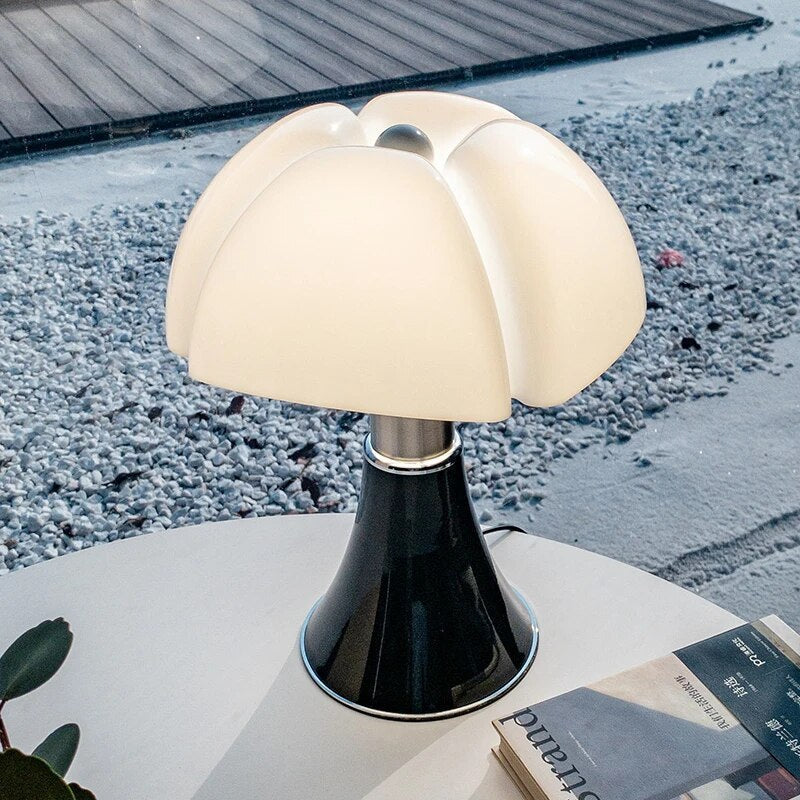Lámpara de Mesa Floral - Iluminación Retro Atemporal